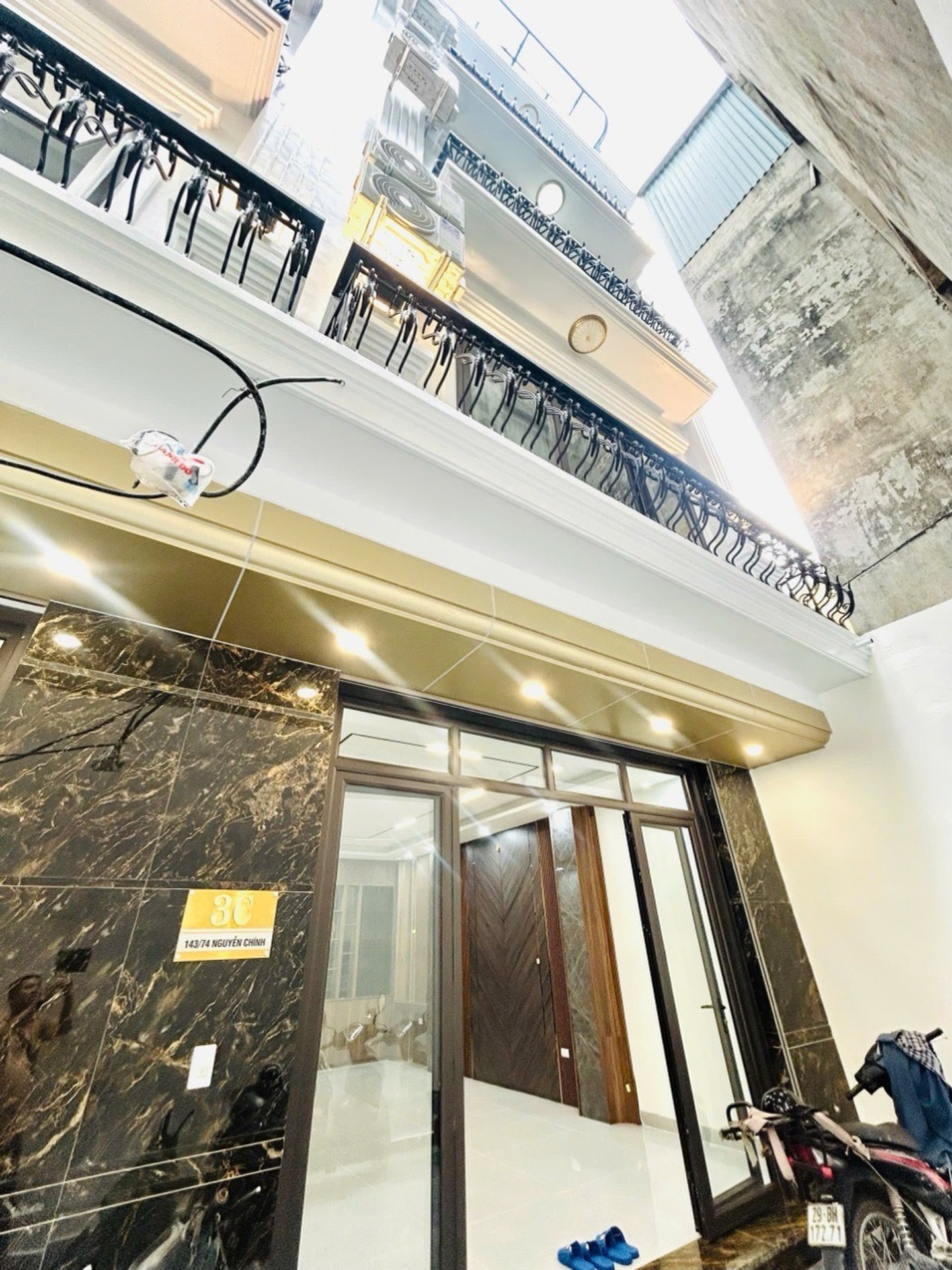 Bán nhà Nguyễn Chính - diện tích 50m2 6 tầng - Thang máy - giá 13,8 tỷ