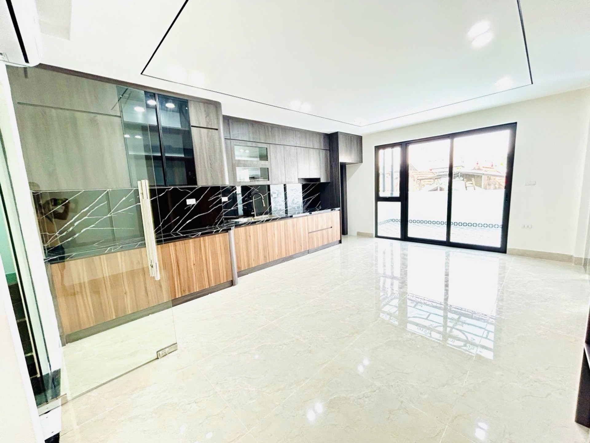 Bán nhà Nguyễn Chính - diện tích 50m2 6 tầng - Thang máy - giá 13,8 tỷ