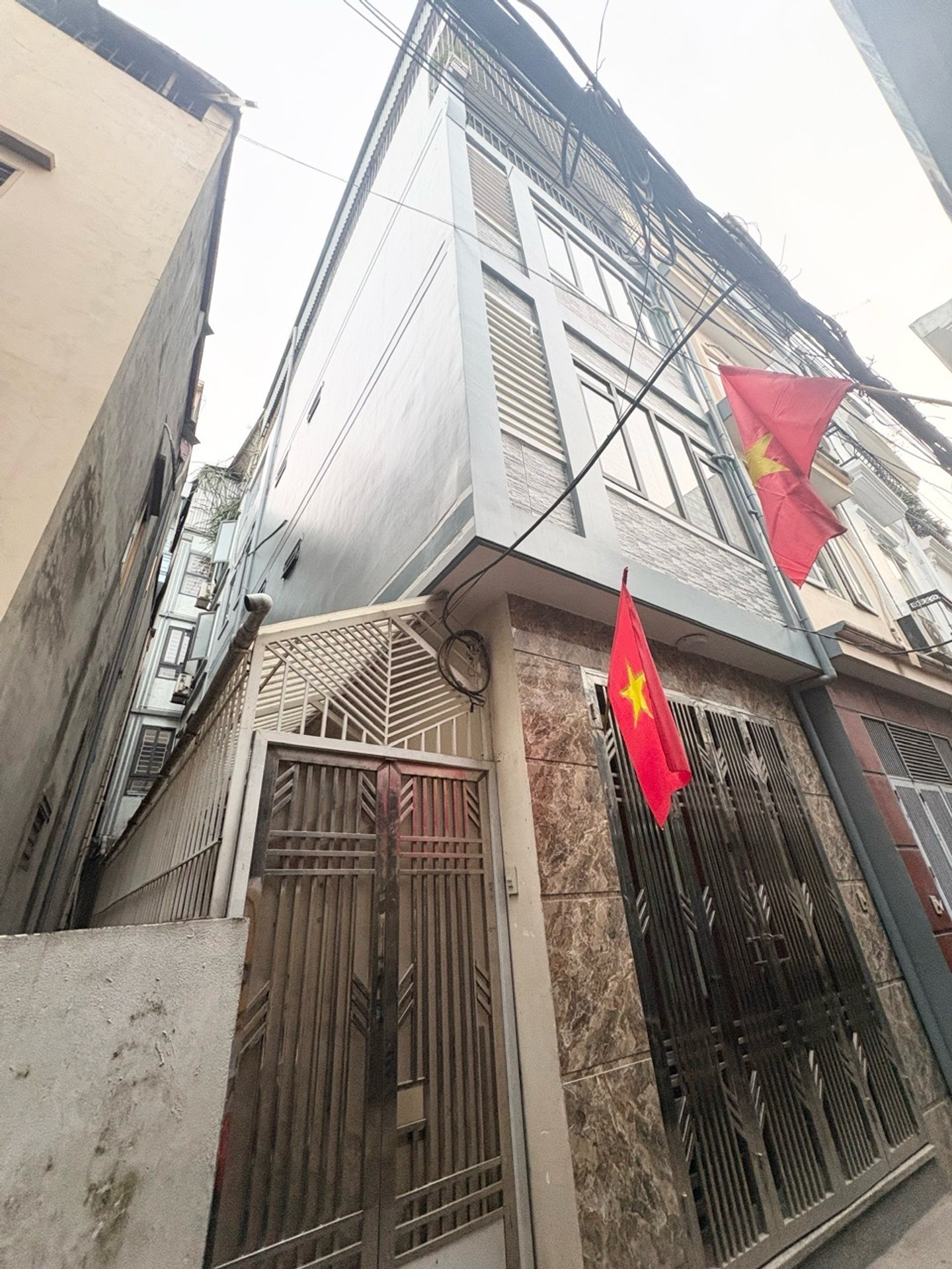 Bán nhà Bằng Liệt - diện tích 55m2 4 tầng - Ô tô tránh - giá 9,2 tỷ