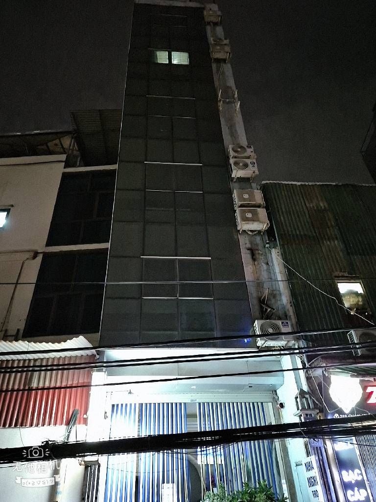 Bán nhà Quan Nhân - diện tích 67m2 7 tầng - mặt phố kinh doanh sầm uất - giá 31,5 tỷ