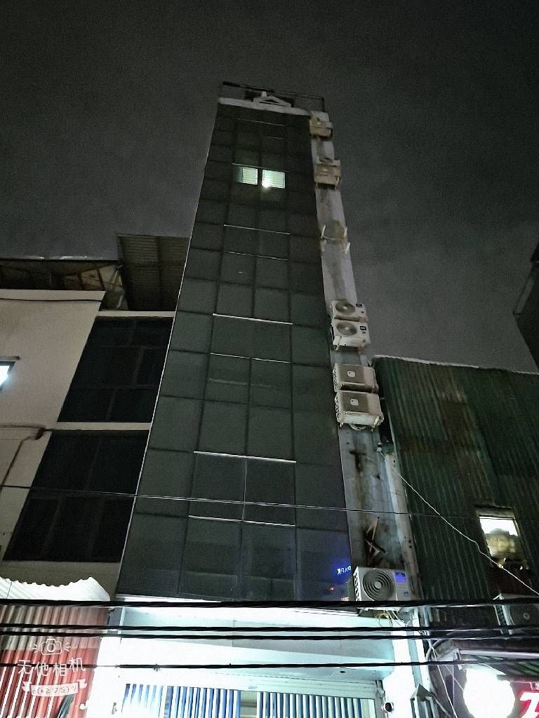 Bán nhà Quan Nhân - diện tích 67m2 7 tầng - mặt phố kinh doanh sầm uất - giá 31,5 tỷ