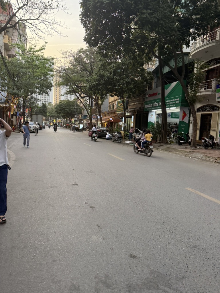 Bán nhà Hoàng Mai - diện tích 85m2 5 tầng - Mặt phố Đền Lừ - giá 45 tỷ