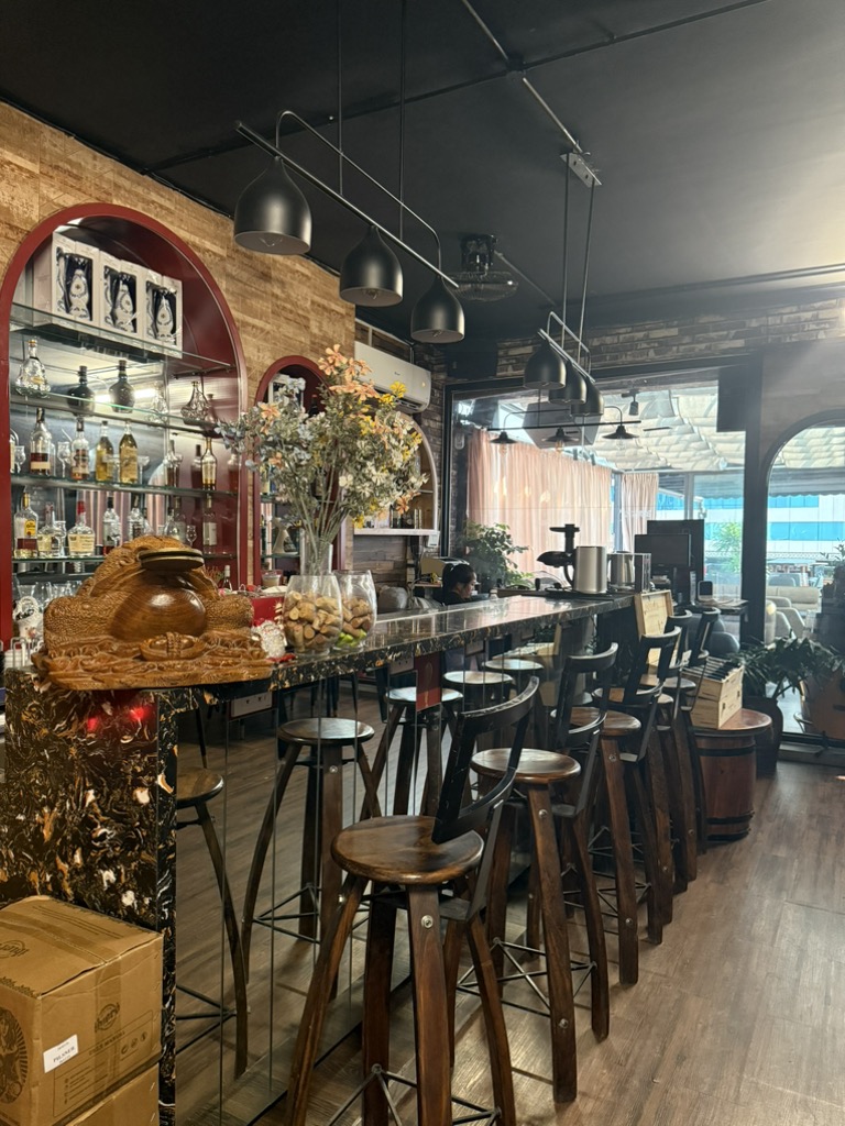 Bán nhà Thái Thịnh - diện tích 164m2 8 tầng - Ô tô tránh - giá 106 tỷ