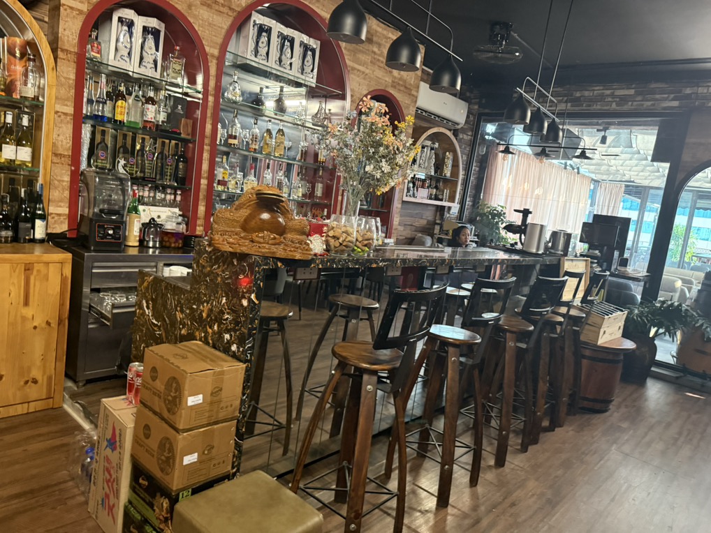 Bán nhà Thái Thịnh - diện tích 164m2 8 tầng - Ô tô tránh - giá 106 tỷ