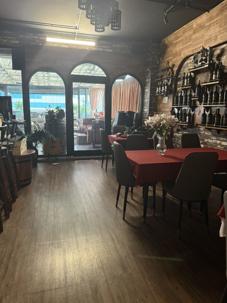 Bán nhà Thái Thịnh - diện tích 164m2 8 tầng - Ô tô tránh - giá 106 tỷ