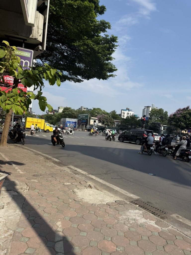 Bán nhà Thái Thịnh - diện tích 164m2 8 tầng - Ô tô tránh - giá 106 tỷ