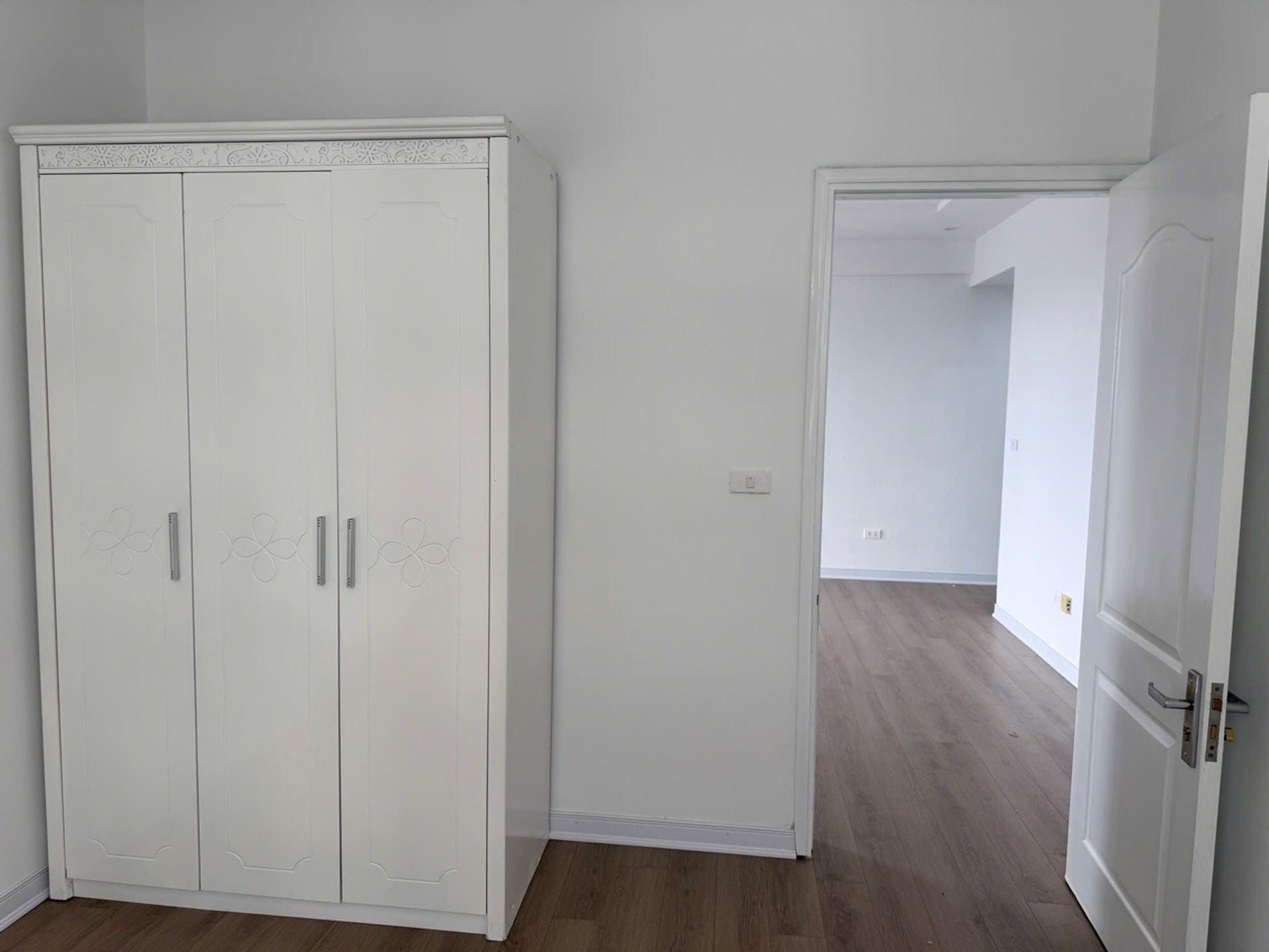Bán nhà Nghiêm Xuân Yêm - diện tích 97m2 31 tầng - Căn góc 3 thoáng - giá 8 tỷ