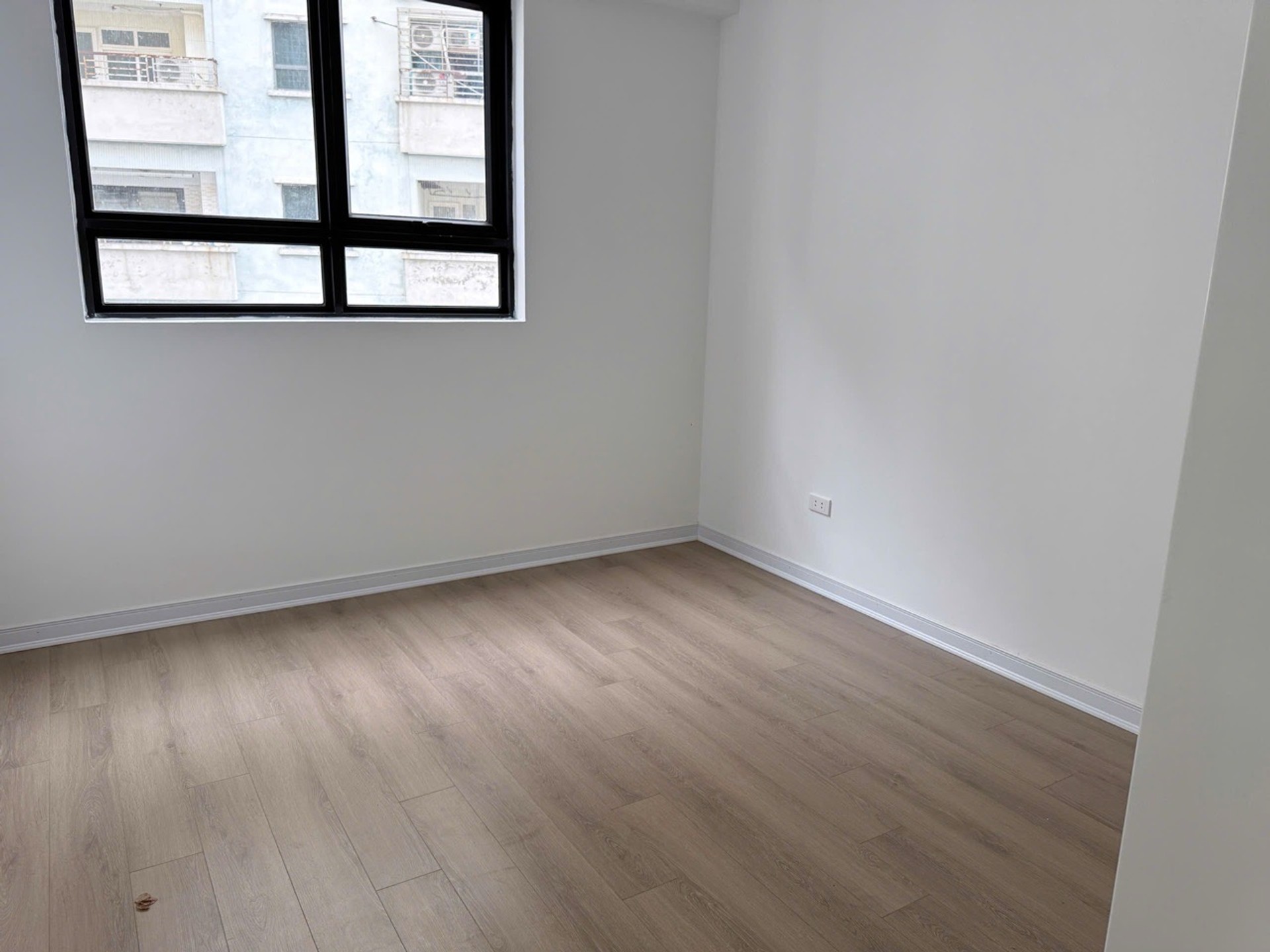 Bán nhà Nghiêm Xuân Yêm - diện tích 97m2 31 tầng - Căn góc 3 thoáng - giá 8 tỷ