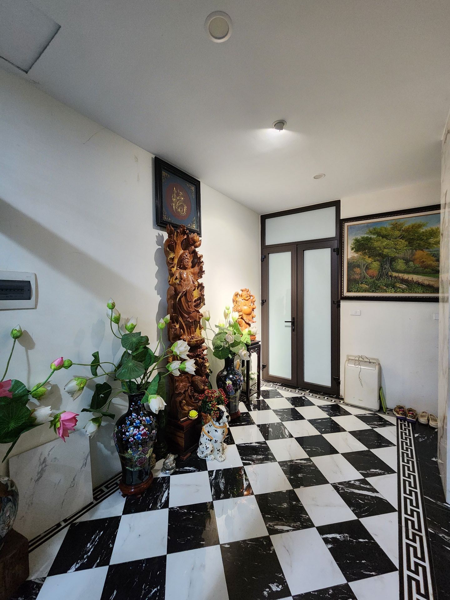 Bán nhà Nghi Tàm - diện tích 81m2 7 tầng - Mặt phố kinh doanh đa dạng - giá 38 tỷ