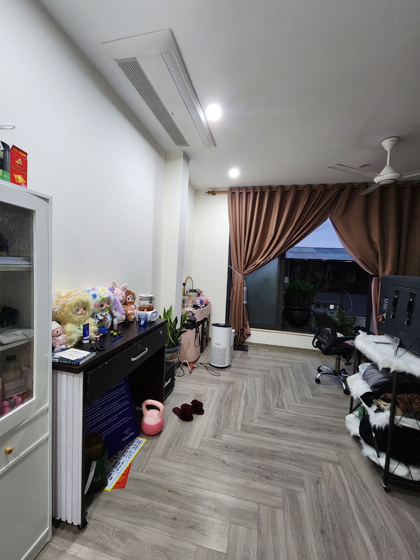 Bán nhà Nghi Tàm - diện tích 81m2 7 tầng - Mặt phố kinh doanh đa dạng - giá 38 tỷ