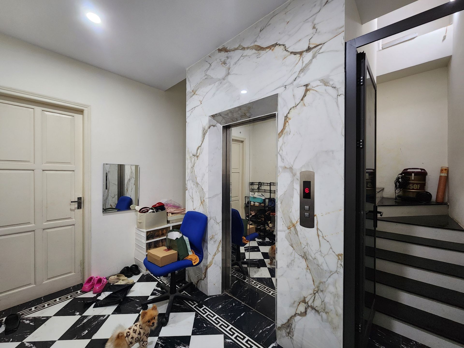 Bán nhà Nghi Tàm - diện tích 81m2 7 tầng - Mặt phố kinh doanh đa dạng - giá 38 tỷ