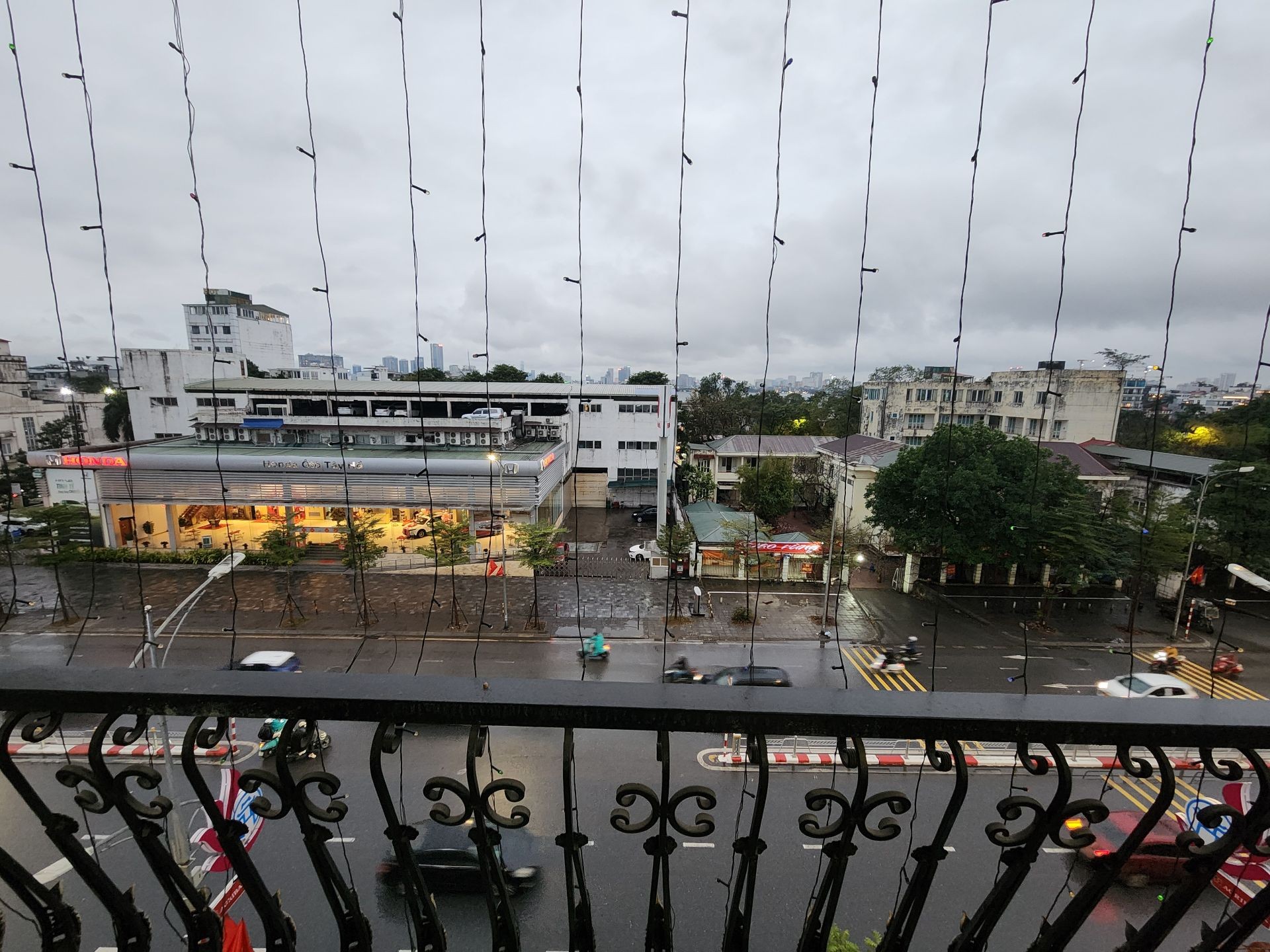 Bán nhà Nghi Tàm - diện tích 81m2 7 tầng - Mặt phố kinh doanh đa dạng - giá 38 tỷ