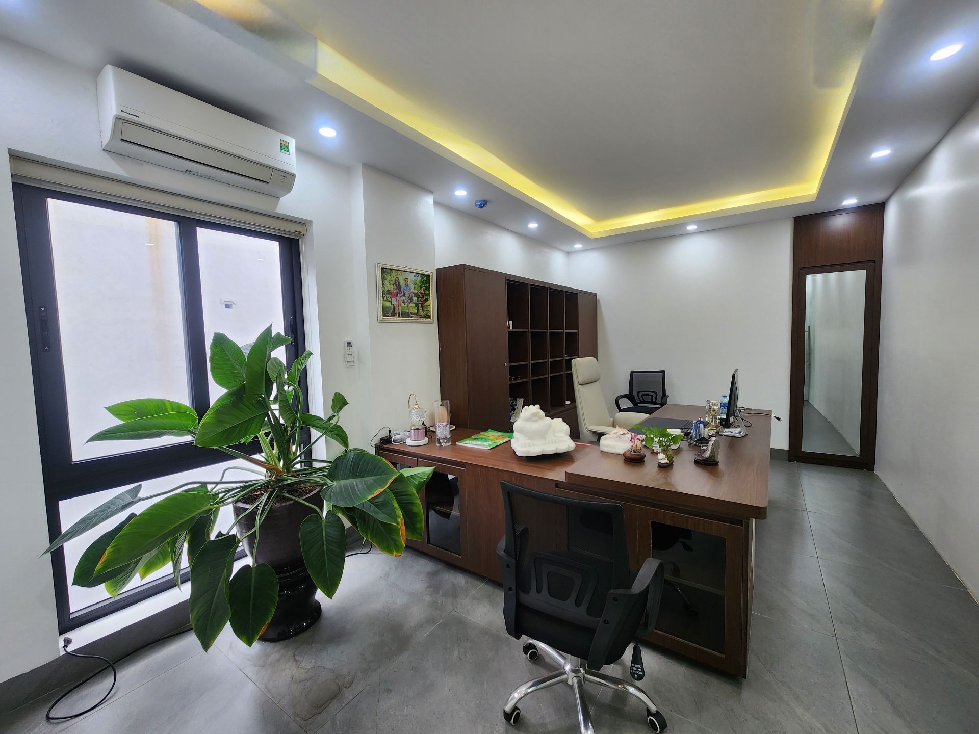 Bán nhà Tương Mai - diện tích 230m2 9 tầng - Chỉ có 1 mặt tiền - giá 108 tỷ