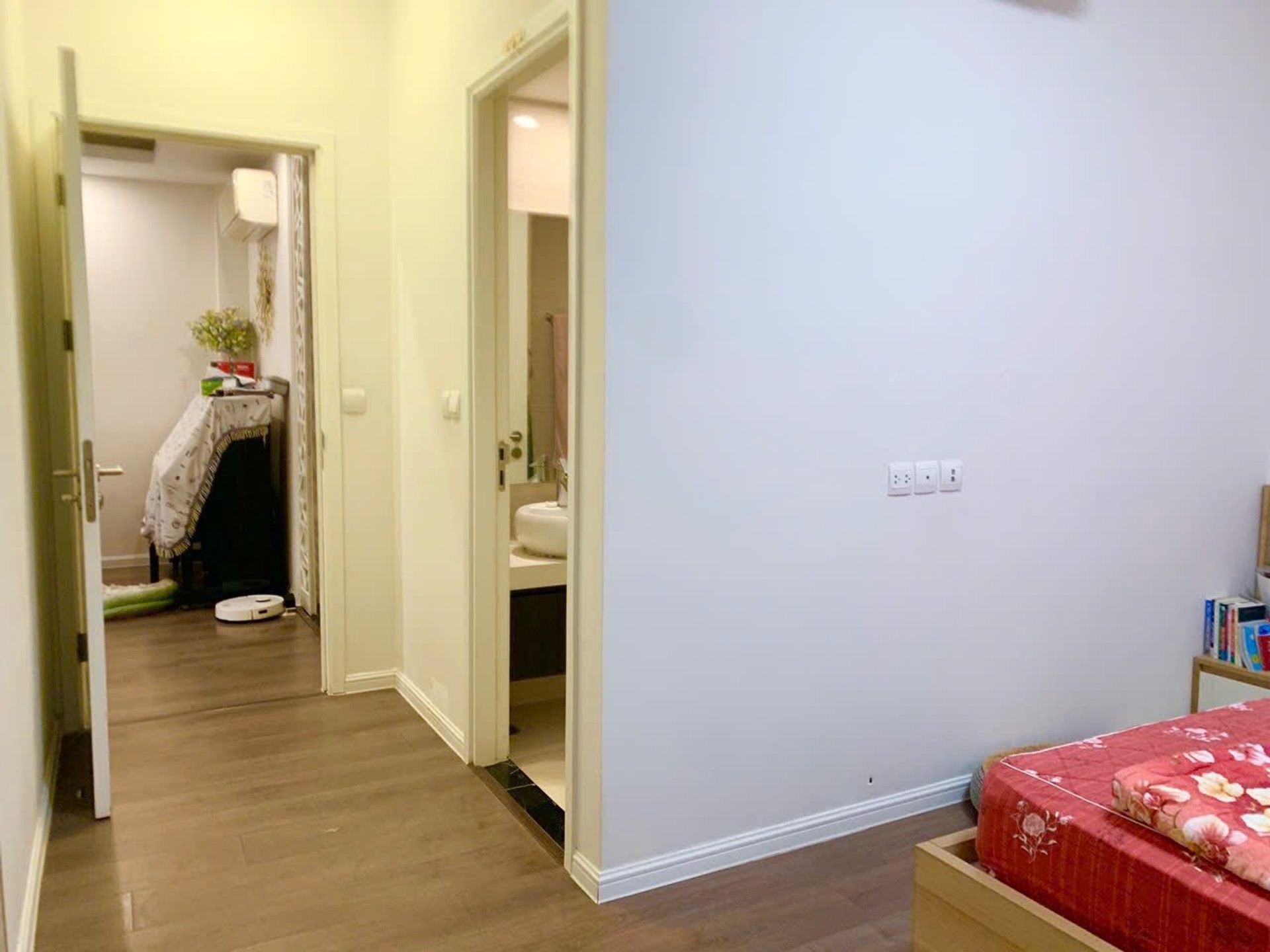 Bán nhà Minh Khai - diện tích 76m2 1 tầng - Căn hộ 2 ban công nhìn sân chơi - giá 8,9 tỷ