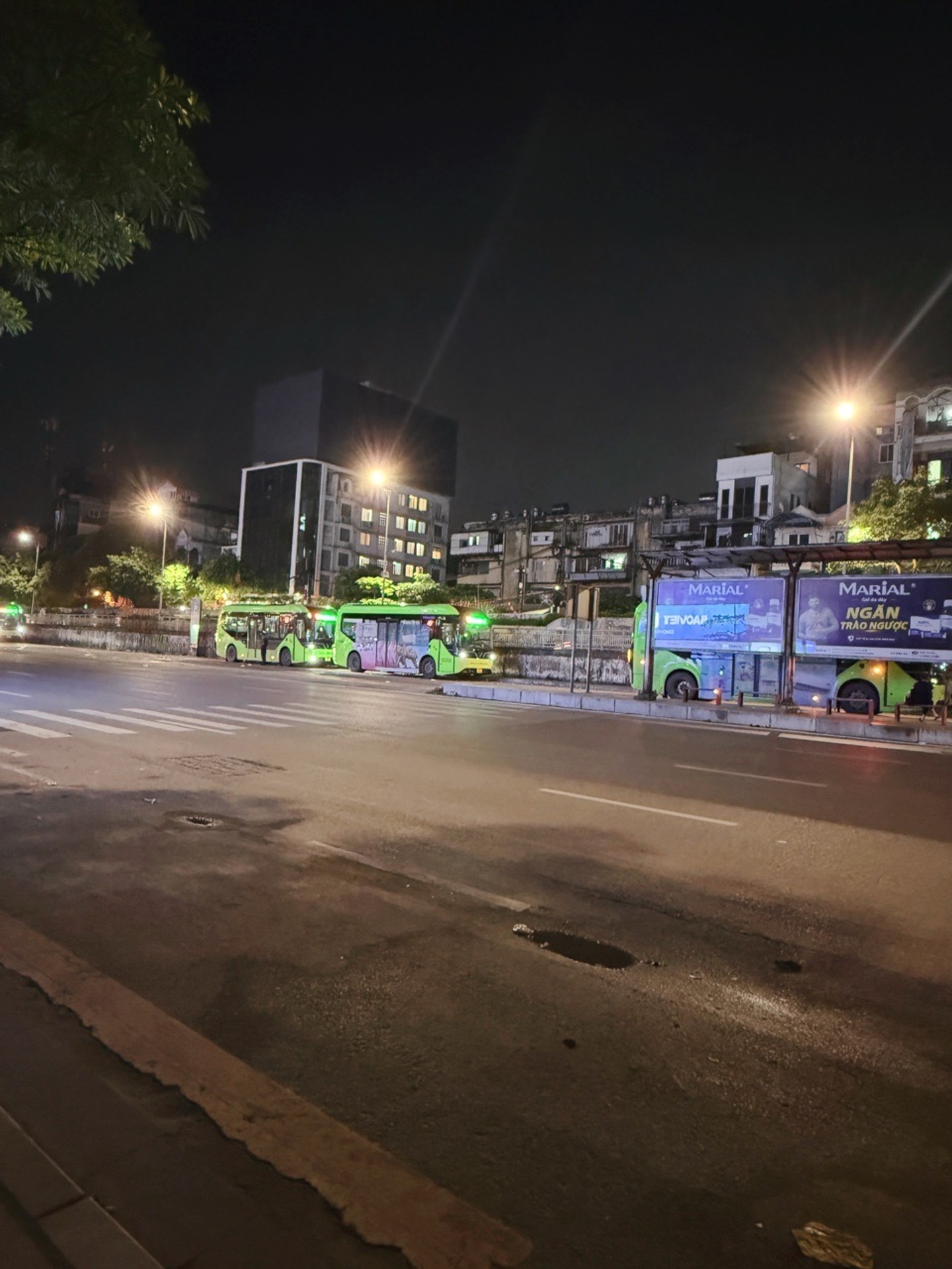Bán nhà Trần Khánh Dư - diện tích 35m2 1 tầng - Tập thể nằm trên mặt phố - giá 3 tỷ