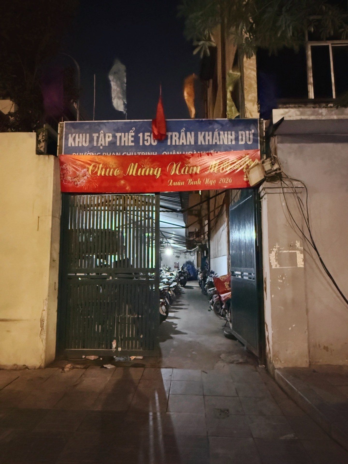 Bán nhà Trần Khánh Dư - diện tích 35m2 1 tầng - Tập thể nằm trên mặt phố - giá 3 tỷ