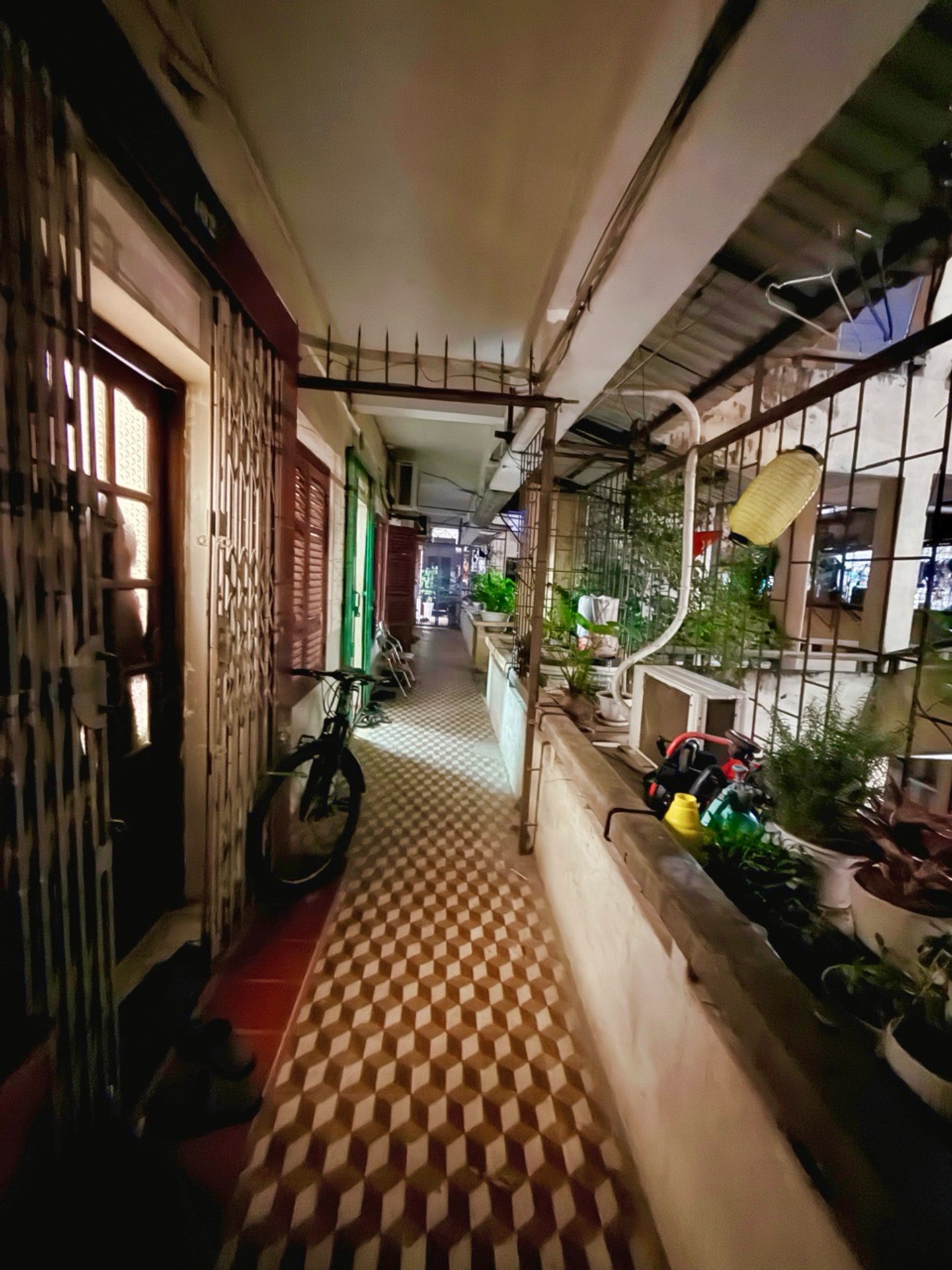 Bán nhà Trần Khánh Dư - diện tích 35m2 1 tầng - Tập thể nằm trên mặt phố - giá 3 tỷ