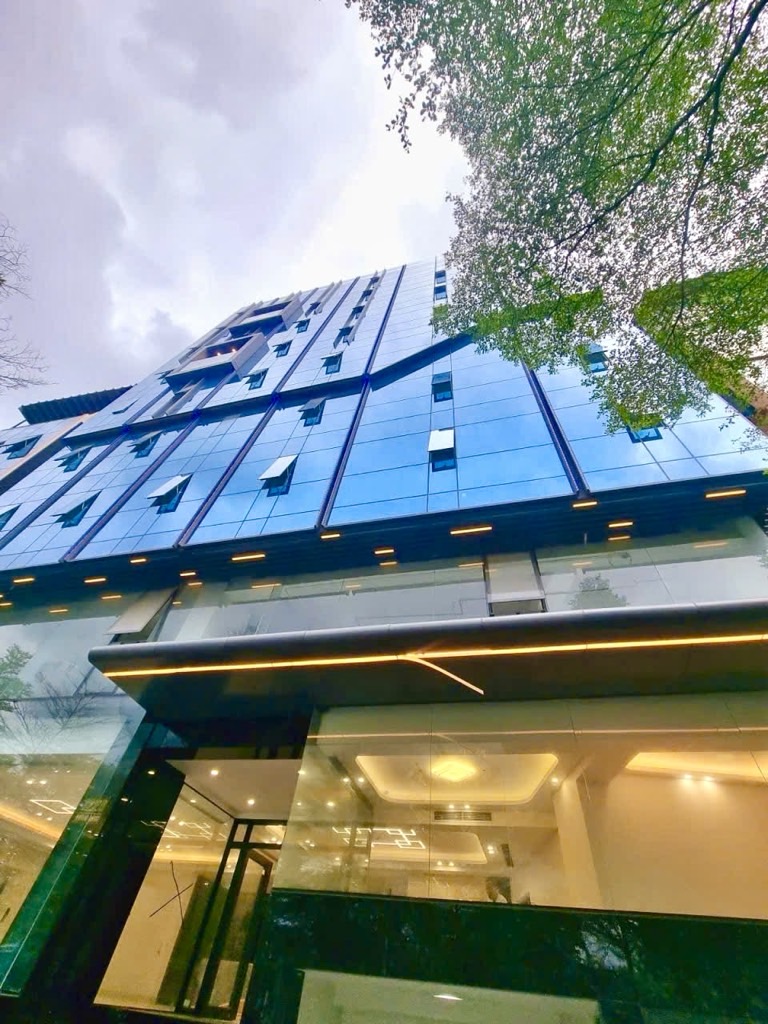 Bán nhà Đường Láng - diện tích 241m2 12 tầng - Lô góc 2 mặt thoáng - giá 272 tỷ