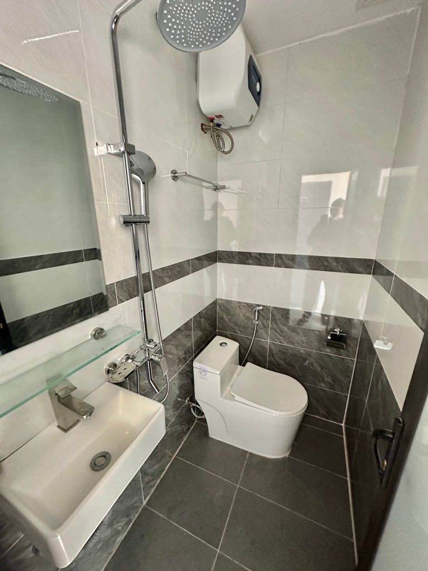 Bán nhà Lương Khánh Thiện - diện tích 65m2 7 tầng - Nhà đẹp hiếm có - giá 18,8 tỷ