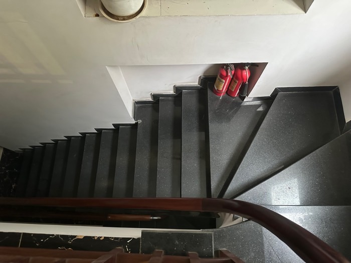 Bán nhà Vân Hồ 3 - diện tích 139m2 8 tầng - Ô tô vào nhà - giá 7,3 tỷ