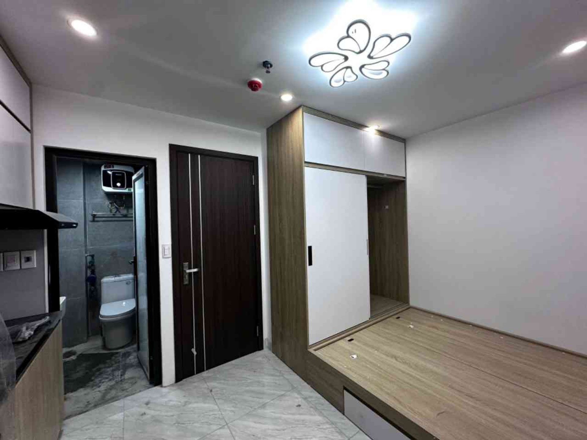 Bán nhà Lĩnh Nam - diện tích 45m2 5 tầng - Tòa nhà dòng tiền, chung cư mini - giá 12,5 tỷ