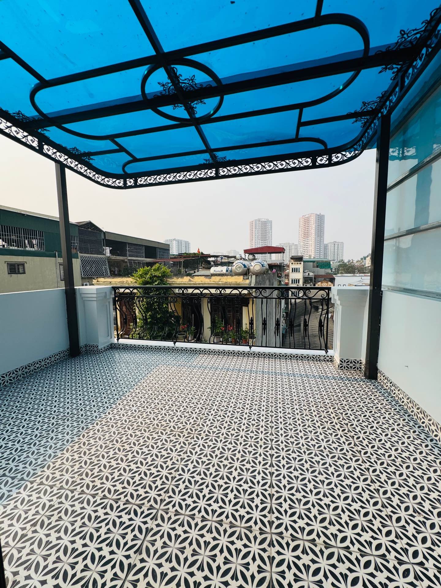 Bán nhà Tân Mai - diện tích 90m2 6 tầng - Ô TÔ VÀO NHÀ - giá 25,8 tỷ