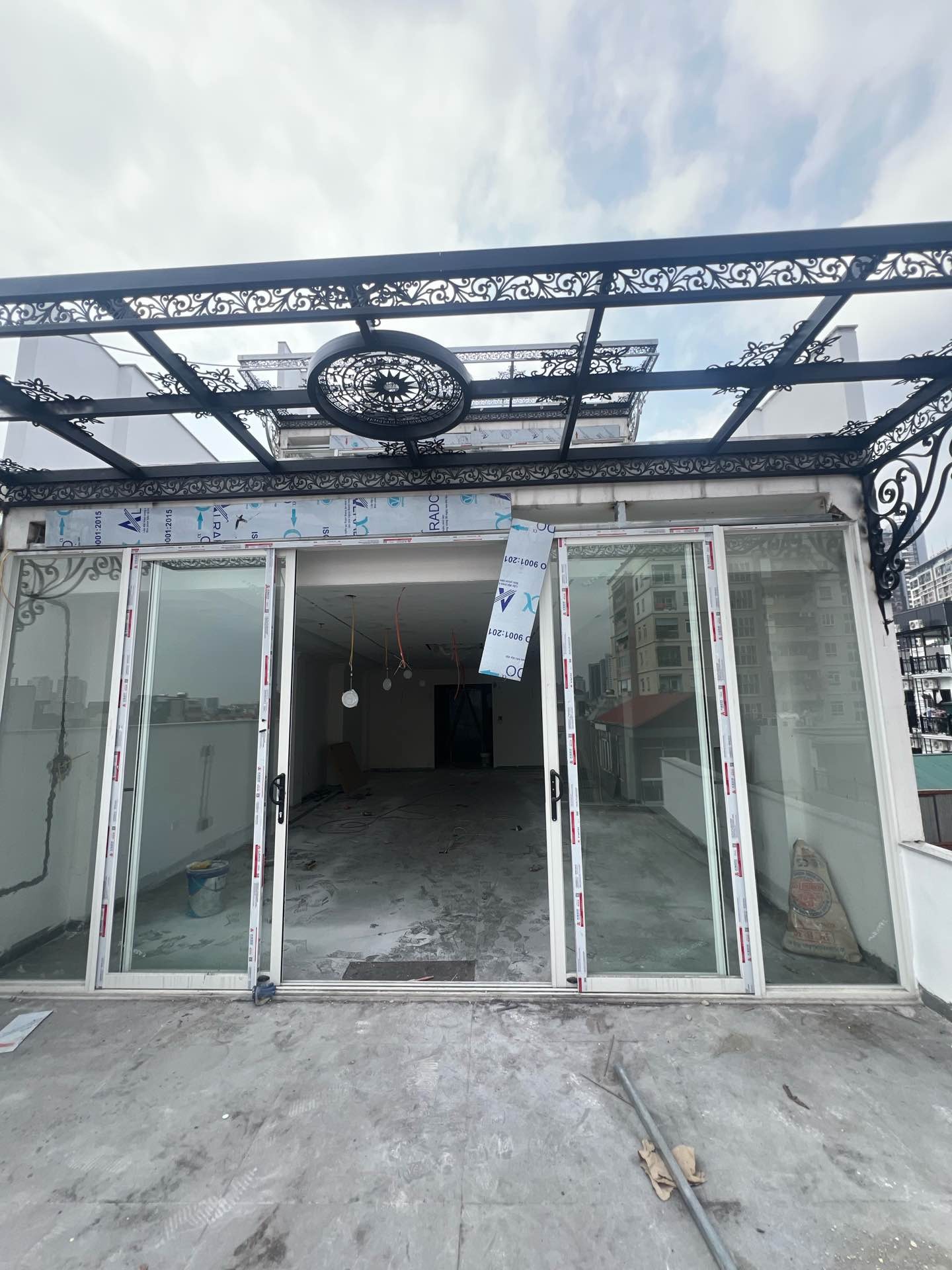 Bán nhà Hoàng Ngân - diện tích 107m2 10 tầng - ô tô tránh - giá 79,8 tỷ