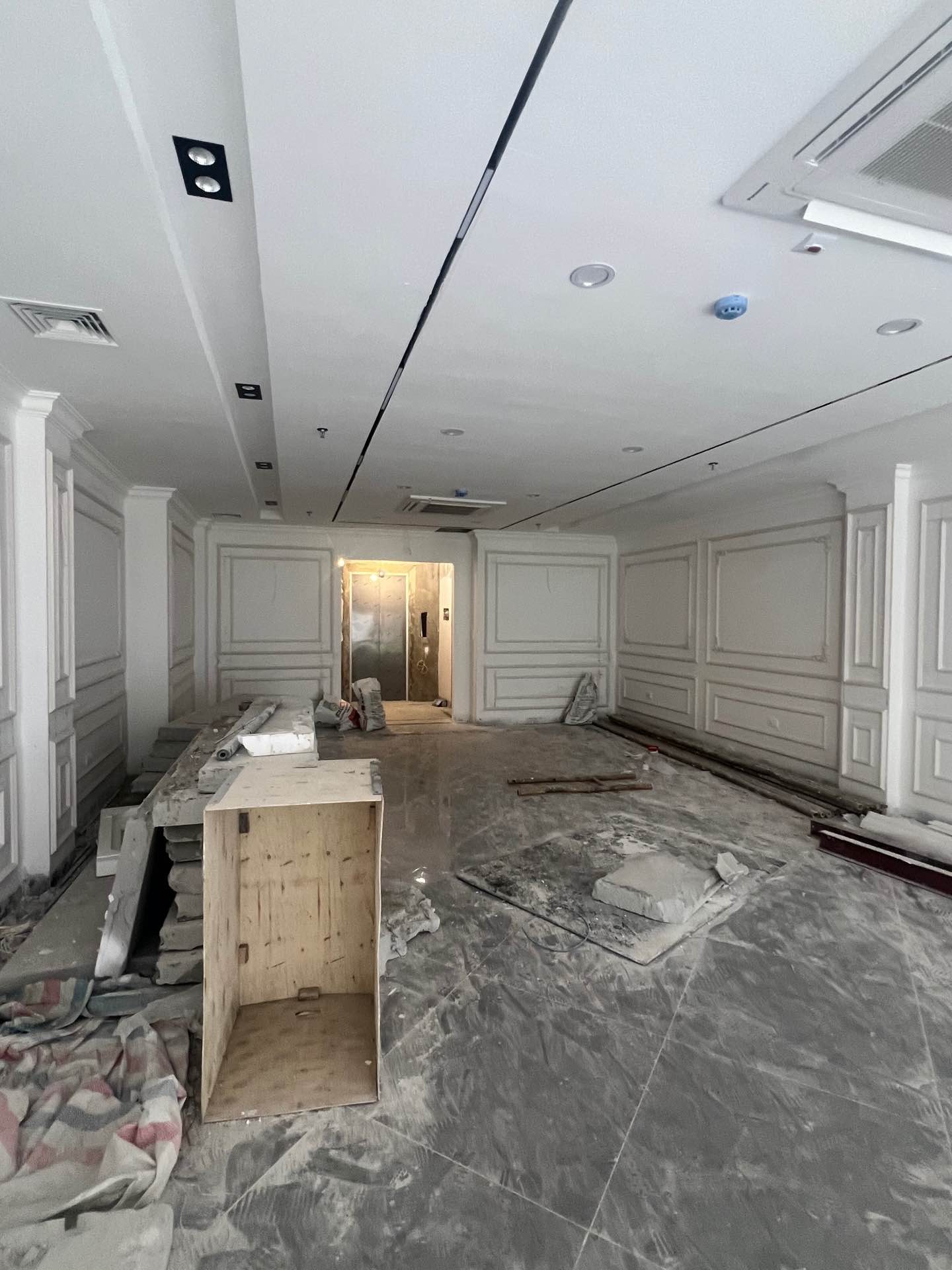 Bán nhà Hoàng Ngân - diện tích 107m2 10 tầng - ô tô tránh - giá 79,8 tỷ