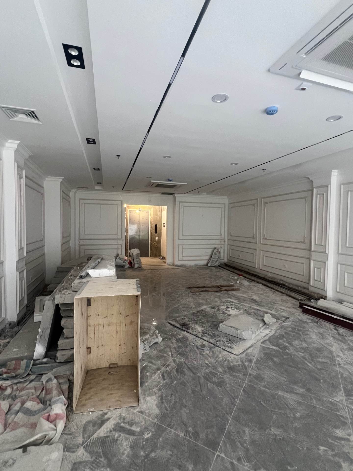 Bán nhà Hoàng Ngân - diện tích 107m2 10 tầng - ô tô tránh - giá 79,8 tỷ