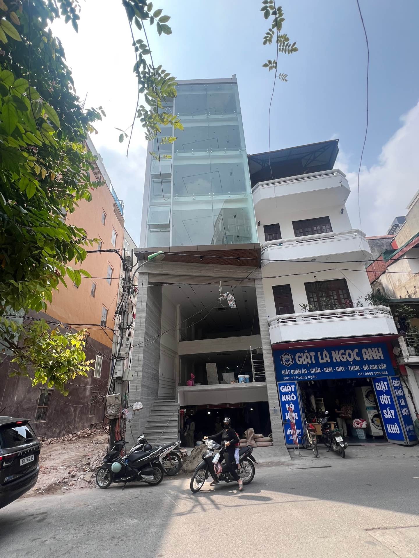 Bán nhà Hoàng Ngân - diện tích 107m2 10 tầng - ô tô tránh - giá 79,8 tỷ