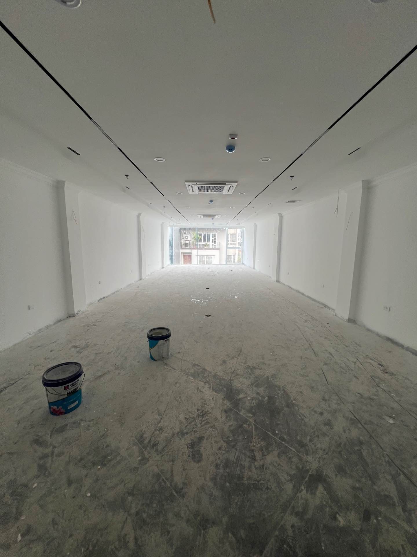 Bán nhà Hoàng Ngân - diện tích 107m2 10 tầng - ô tô tránh - giá 79,8 tỷ