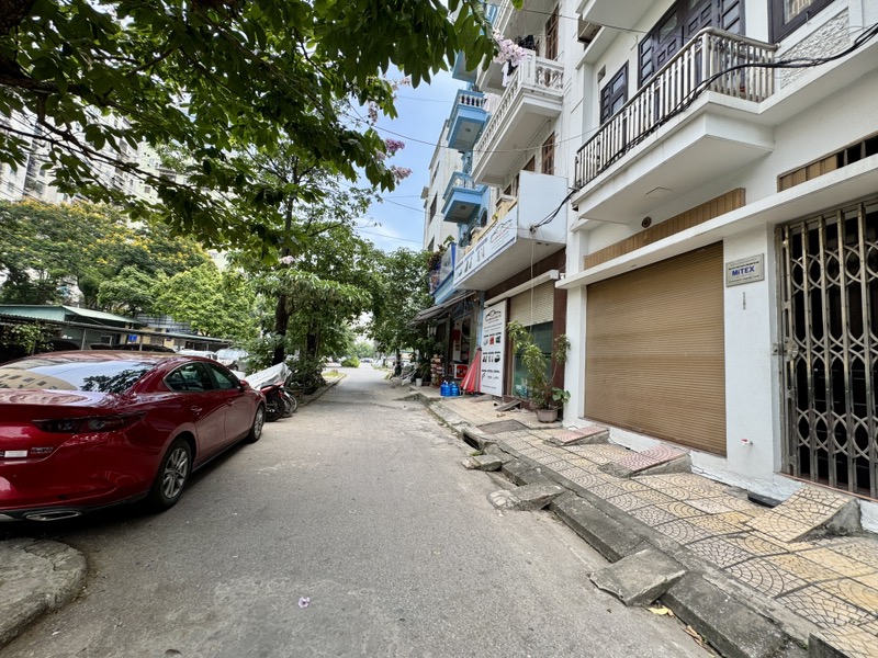 Bán nhà Đền Lừ 2 - diện tích 61m2 5 tầng - Ô tô tránh - giá 28,8 tỷ