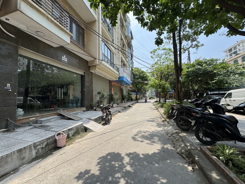 Bán nhà Đền Lừ 2 - diện tích 61m2 5 tầng - Ô tô tránh - giá 28,8 tỷ