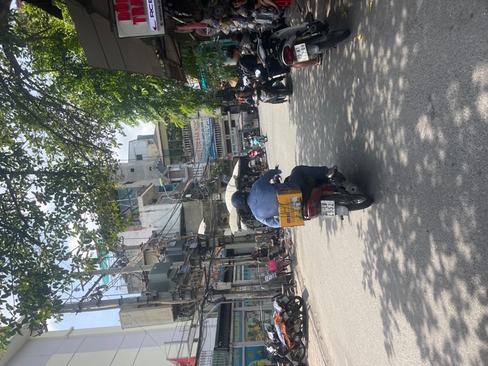 Bán nhà Chùa Vua - diện tích 63m2 2 tầng - Mặt phố sầm uất - giá 31,99 tỷ