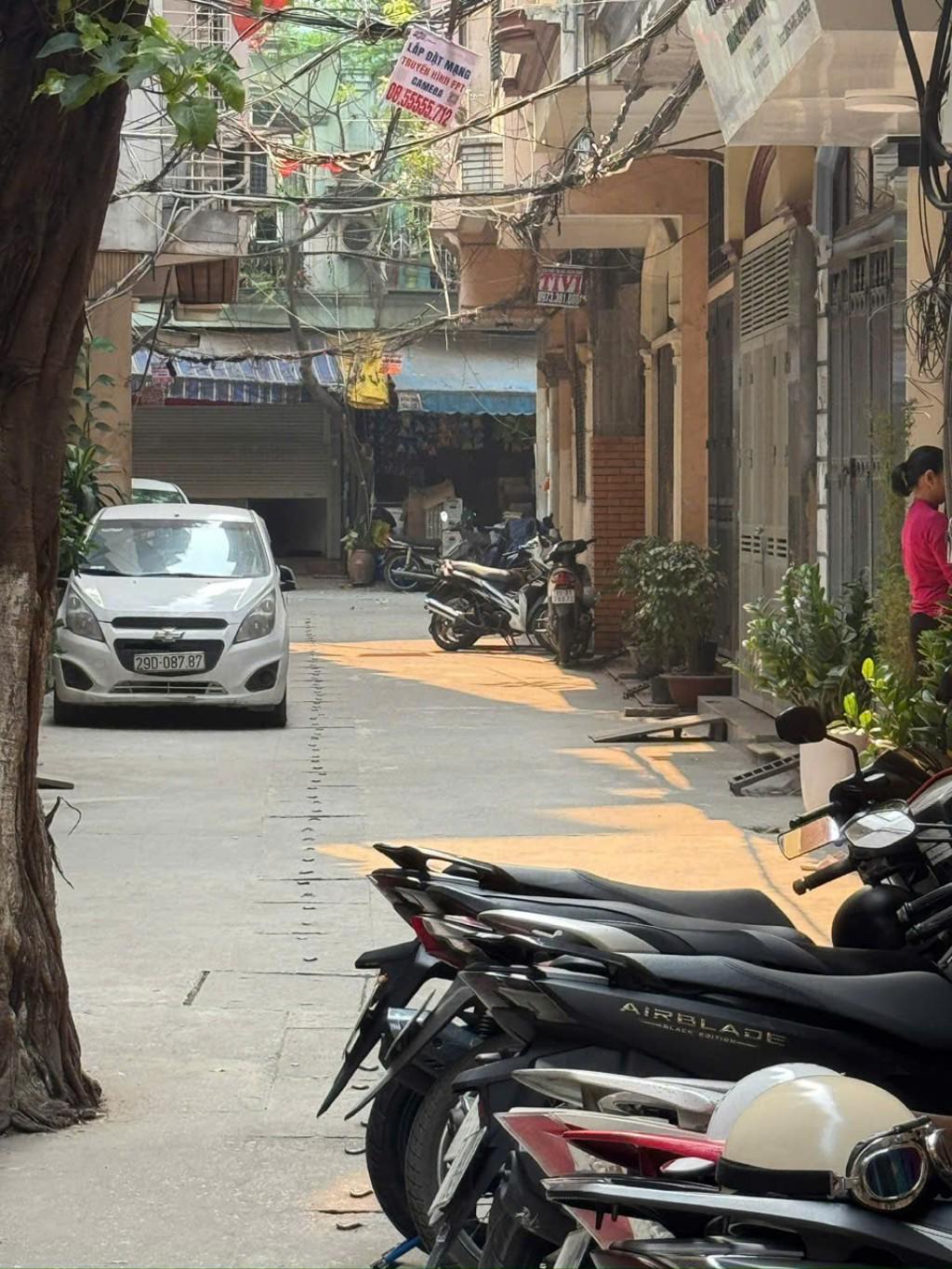 Bán nhà Kim Mã - diện tích 79m2 6 tầng - Ngõ Oto - giá 27,5 tỷ