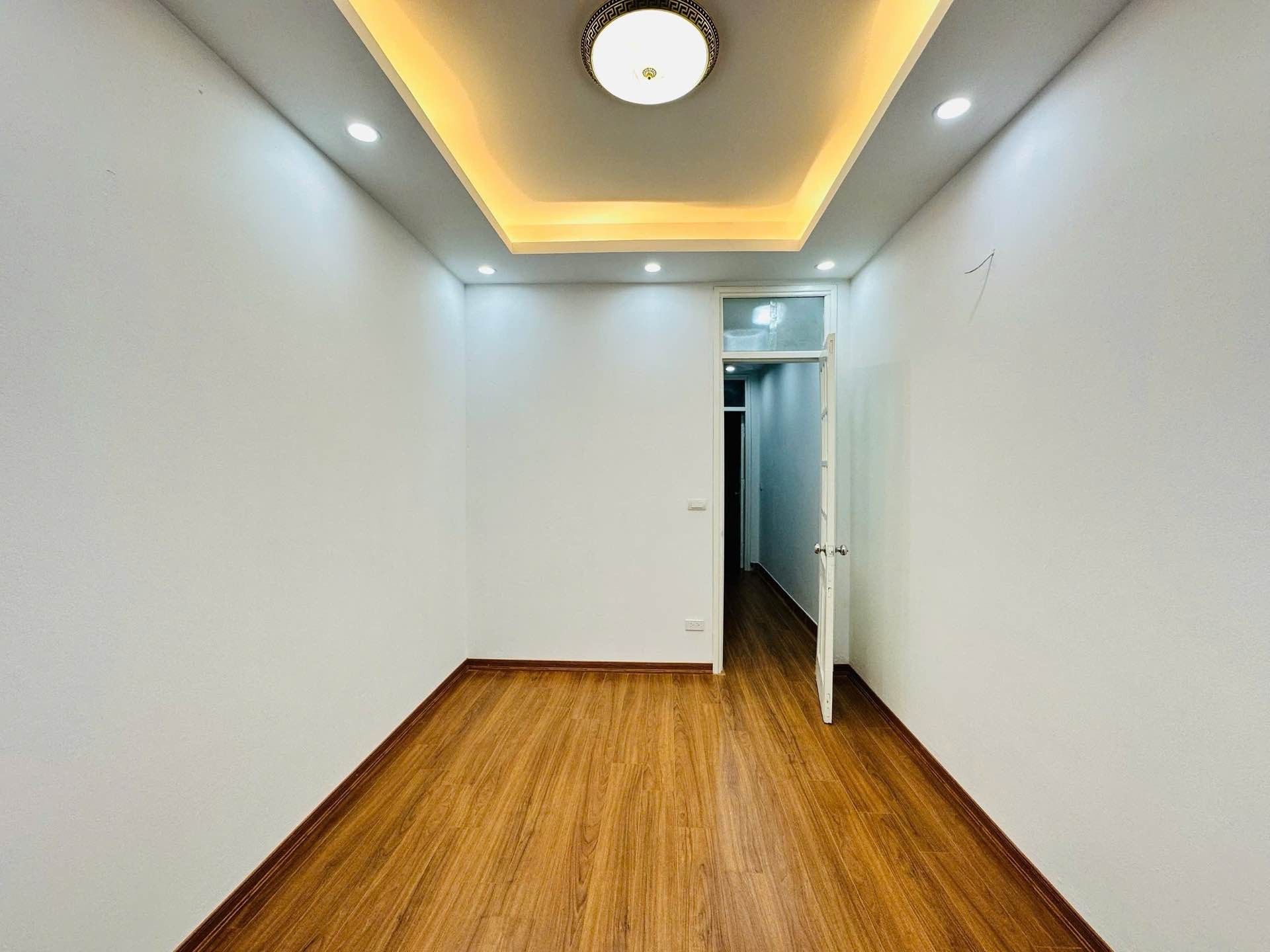 Bán nhà Lĩnh Nam - diện tích 25m2 4 tầng - Ngõ ô tô - giá 6,8 tỷ
