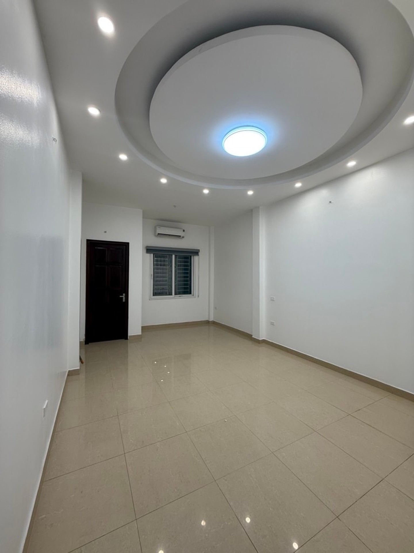 Bán nhà Hai Bà Trưng - diện tích 47m2 7 tầng - Ô tô tránh - giá 11,5 tỷ