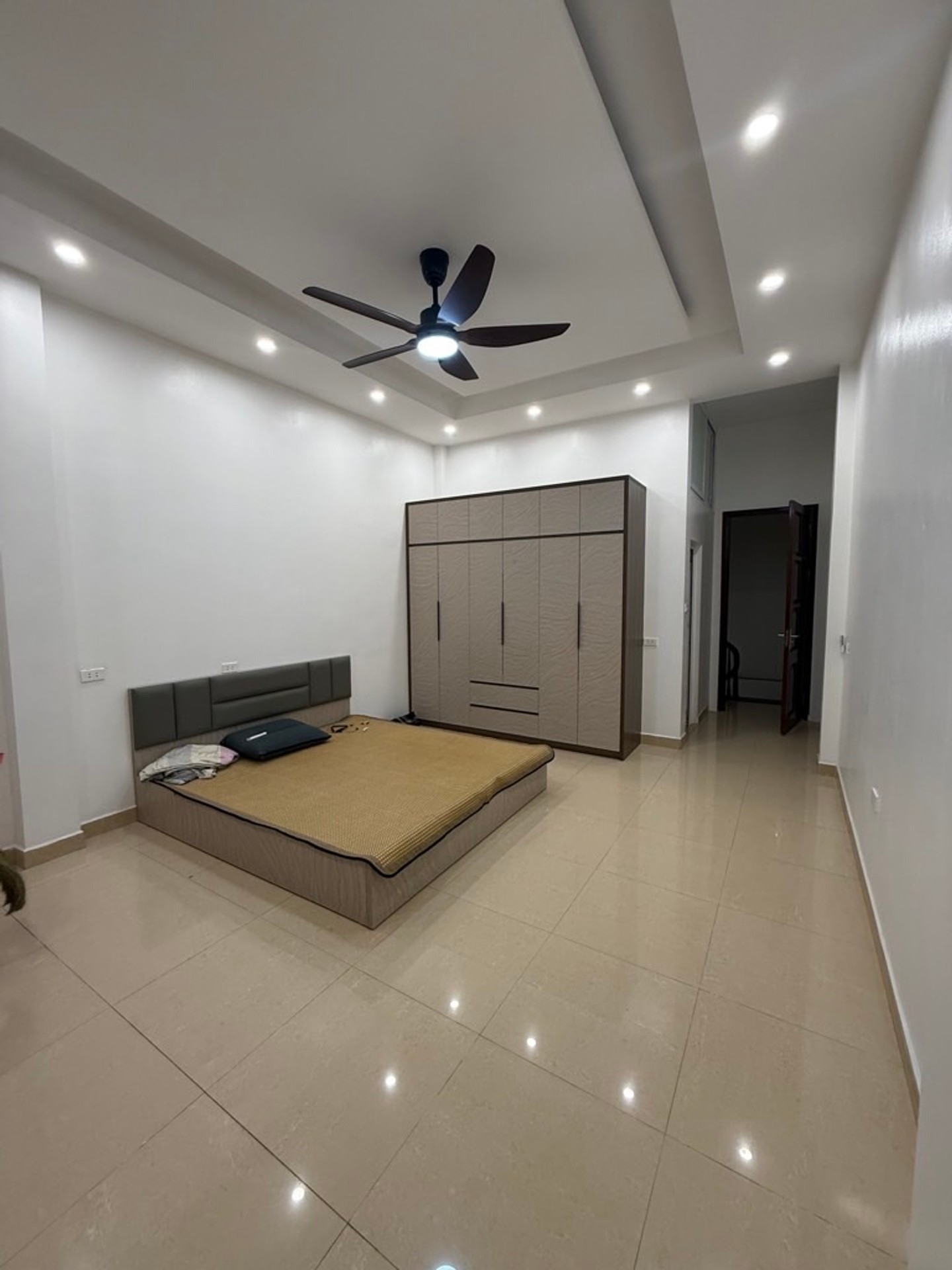 Bán nhà Hai Bà Trưng - diện tích 47m2 7 tầng - Ô tô tránh - giá 11,5 tỷ