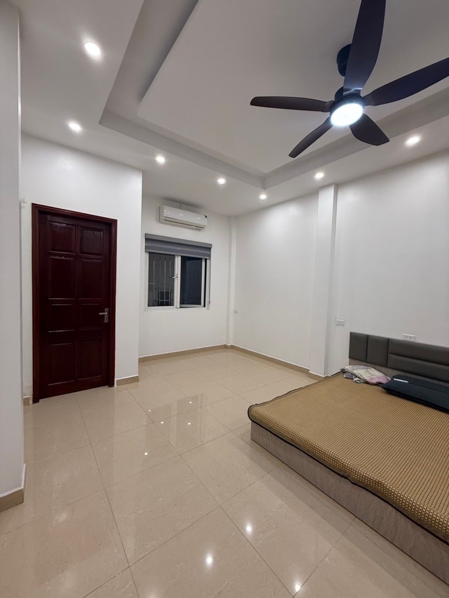 Bán nhà Hai Bà Trưng - diện tích 47m2 7 tầng - Ô tô tránh - giá 11,5 tỷ