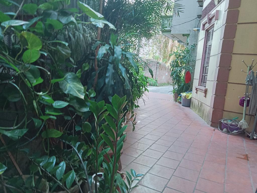 Bán nhà Lĩnh Nam - diện tích 81m2 6 tầng - Lô góc, ô tô tránh - giá 20 tỷ