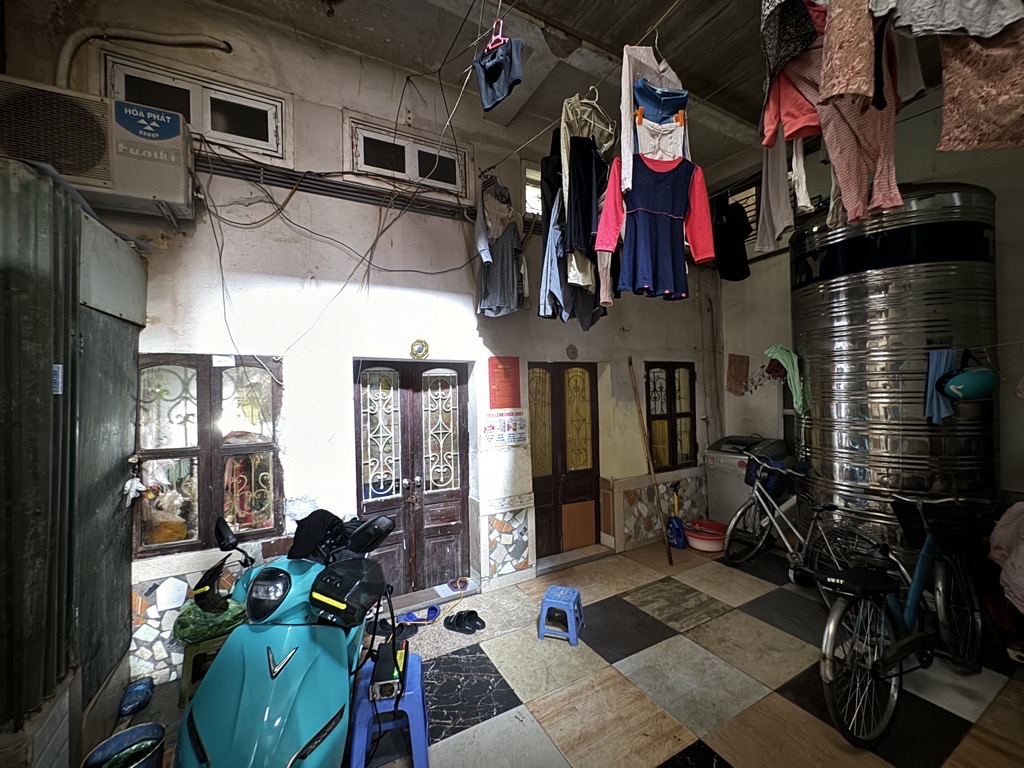 Bán nhà Trần Khát Chân - diện tích 94m2 3 tầng - Ô tô tránh - giá 23,6 tỷ
