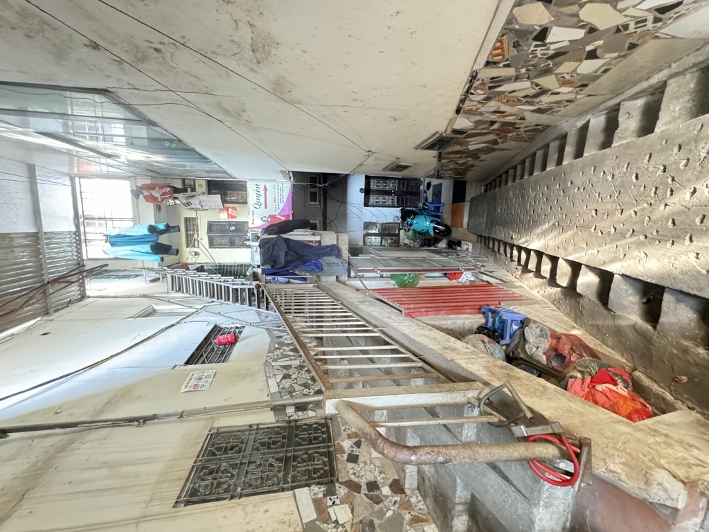 Bán nhà Trần Khát Chân - diện tích 94m2 3 tầng - Ô tô tránh - giá 23,6 tỷ