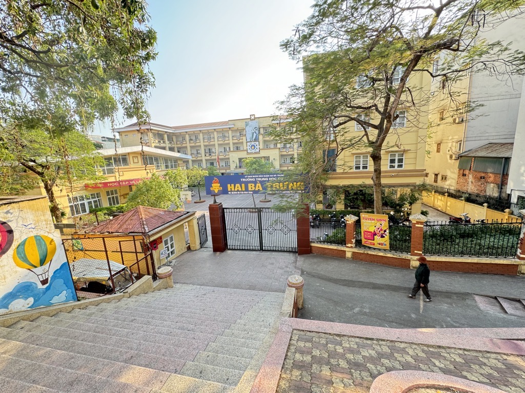 Bán nhà Trần Khát Chân - diện tích 94m2 3 tầng - Ô tô tránh - giá 23,6 tỷ