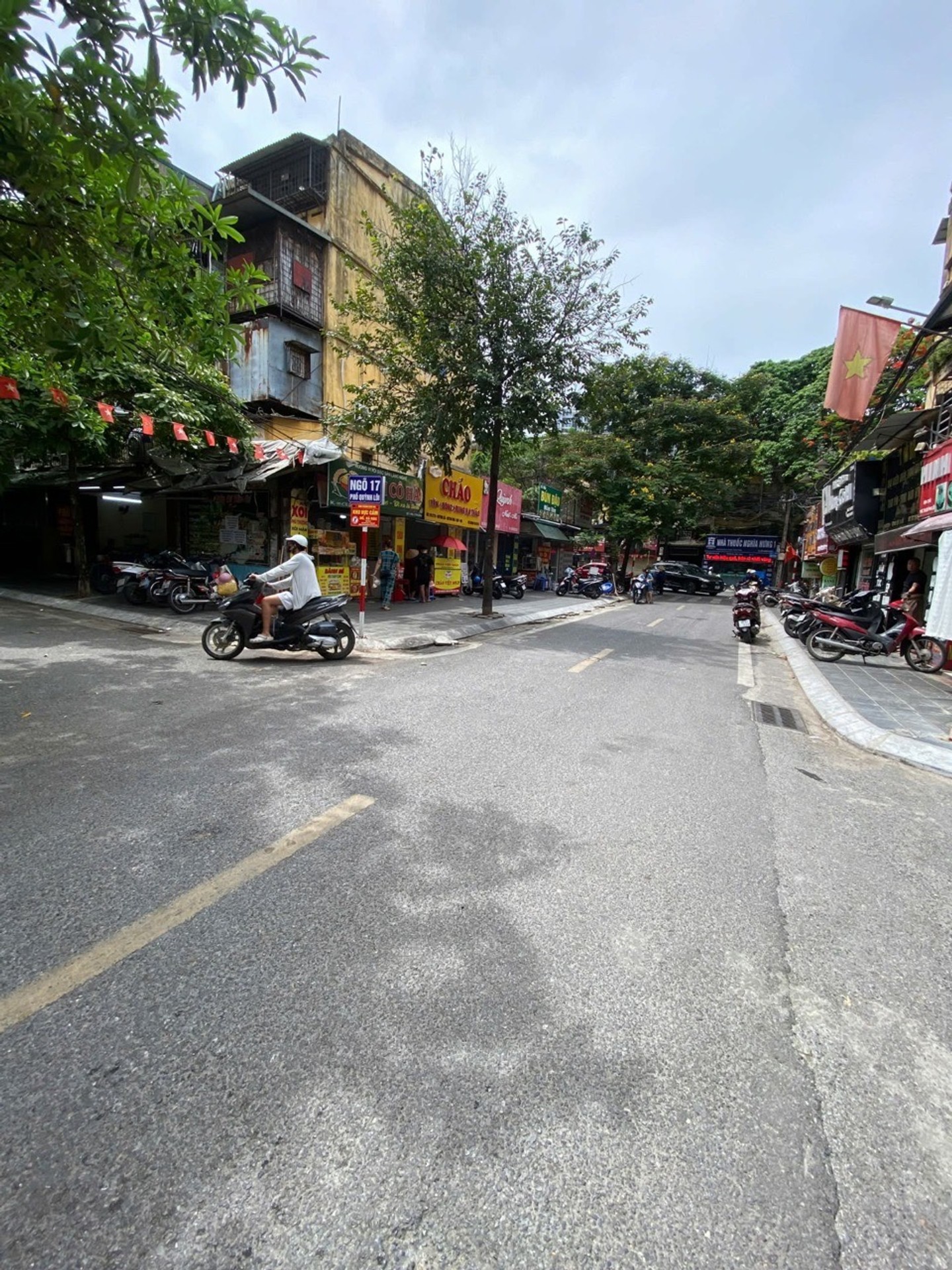 Bán nhà Quỳnh Lôi - diện tích 100m2 1 tầng - ô tô đỗ cửa - giá 5,9 tỷ