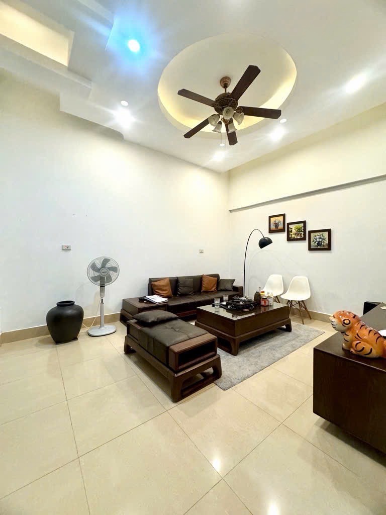 Bán nhà Hoàng Mai - diện tích 61m2 4 tầng - Lô góc hai thoáng - giá 12,8 tỷ