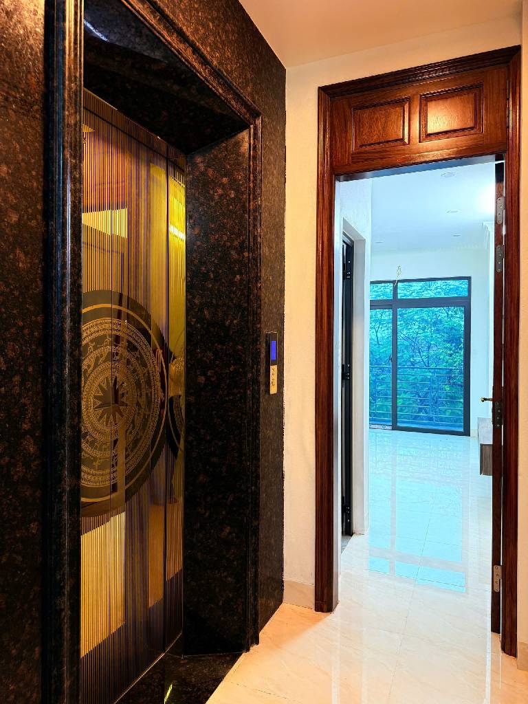 Bán nhà Kim Ngưu - diện tích 55.7m2 5 tầng - mặt phố kinh doanh sầm uất - giá 25 tỷ