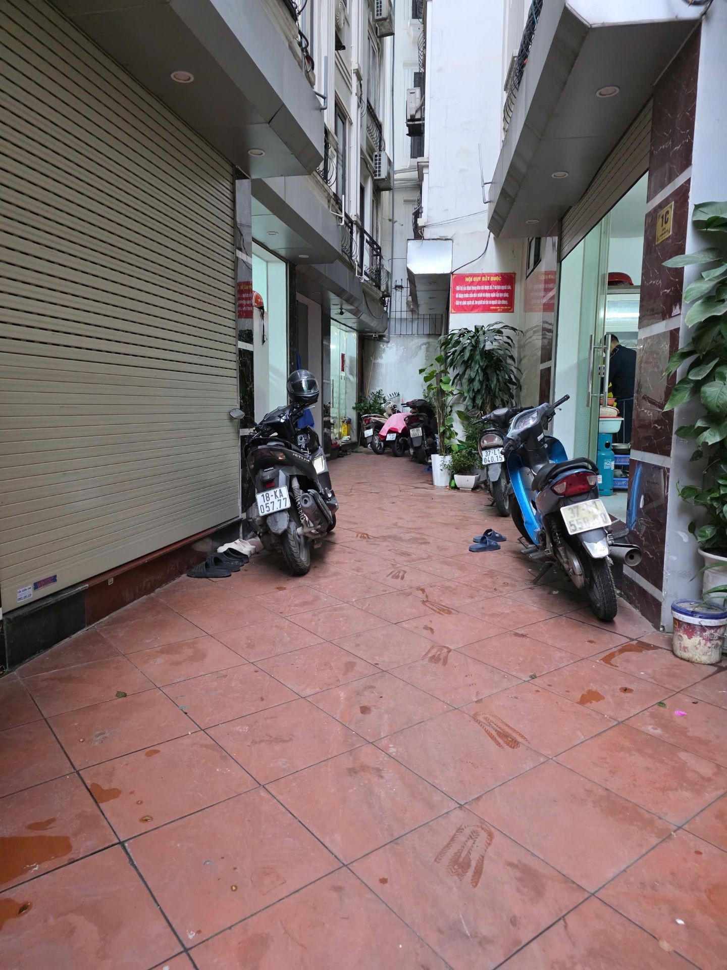 Bán nhà Hoàng Mai - diện tích 30m2 5 tầng - Nhà đẹp như mới - giá 8,3 tỷ