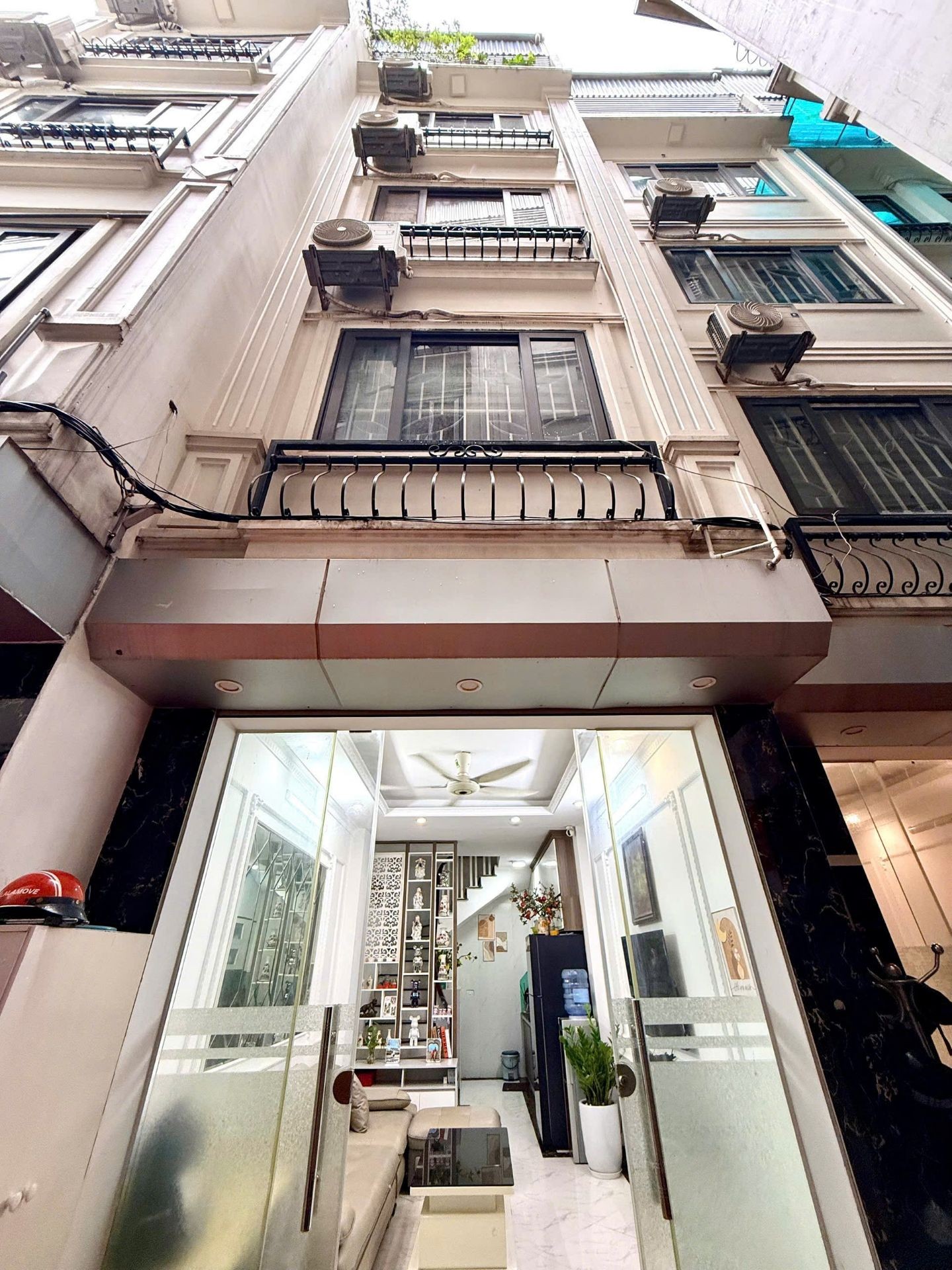Bán nhà Hoàng Mai - diện tích 30m2 5 tầng - Nhà đẹp như mới - giá 8,3 tỷ