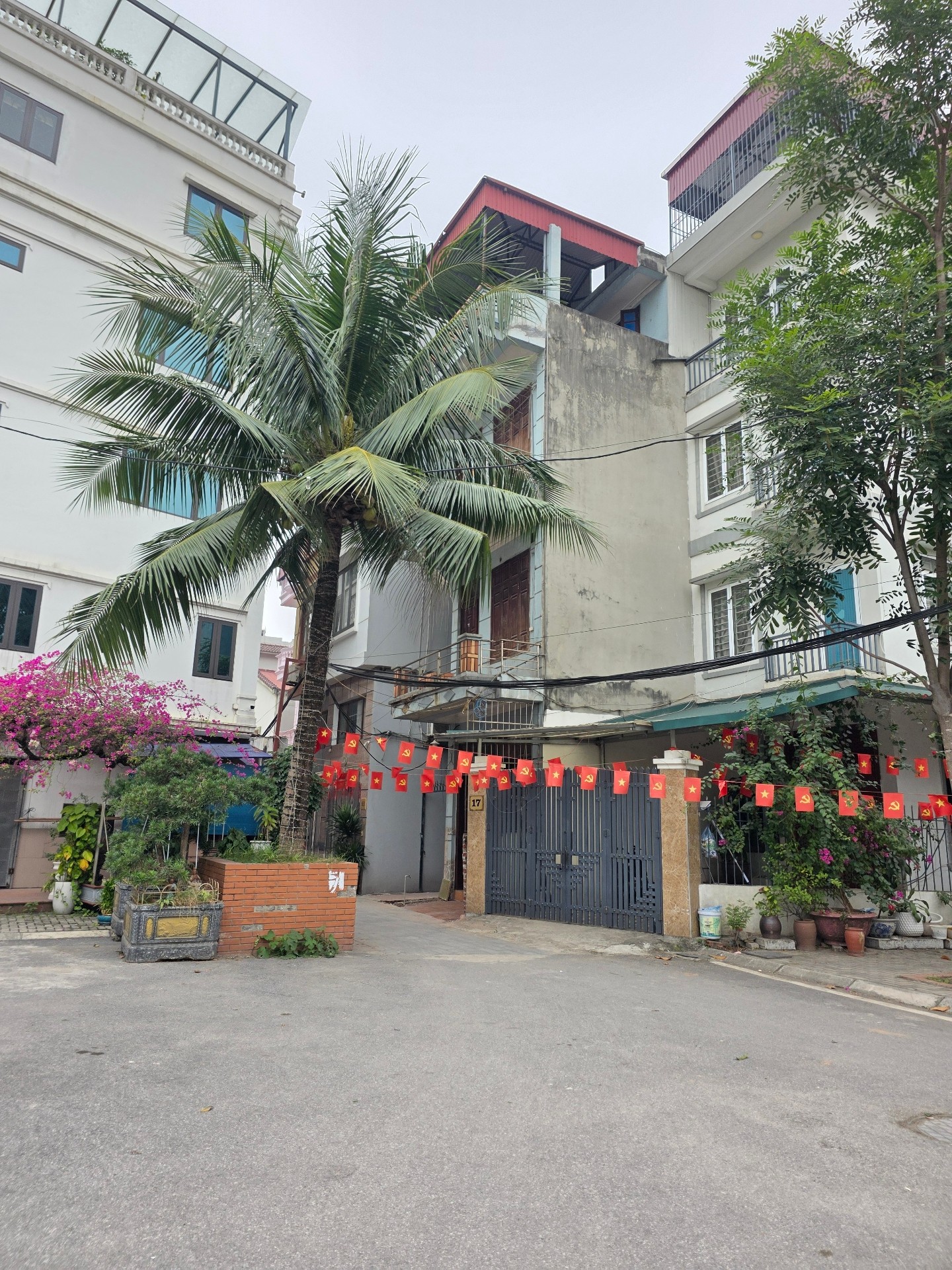 Bán nhà Giải Phóng - diện tích 69m2 4 tầng - Lô góc 3 mặt thoáng - giá Nhỉnh 16 tỷ