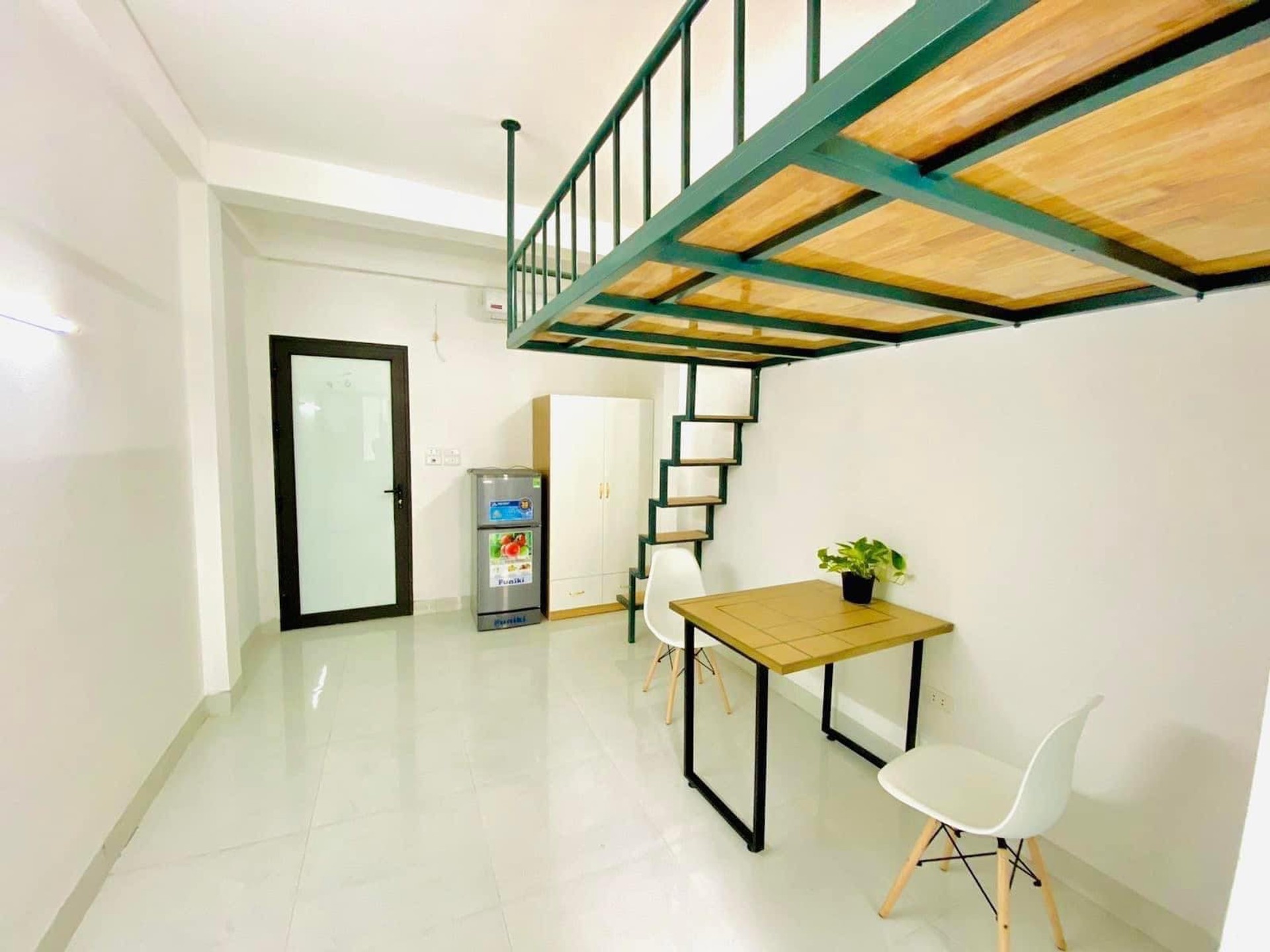 Bán nhà Định Công - diện tích 48m2 6 tầng - Gần phố - giá 11,8 tỷ